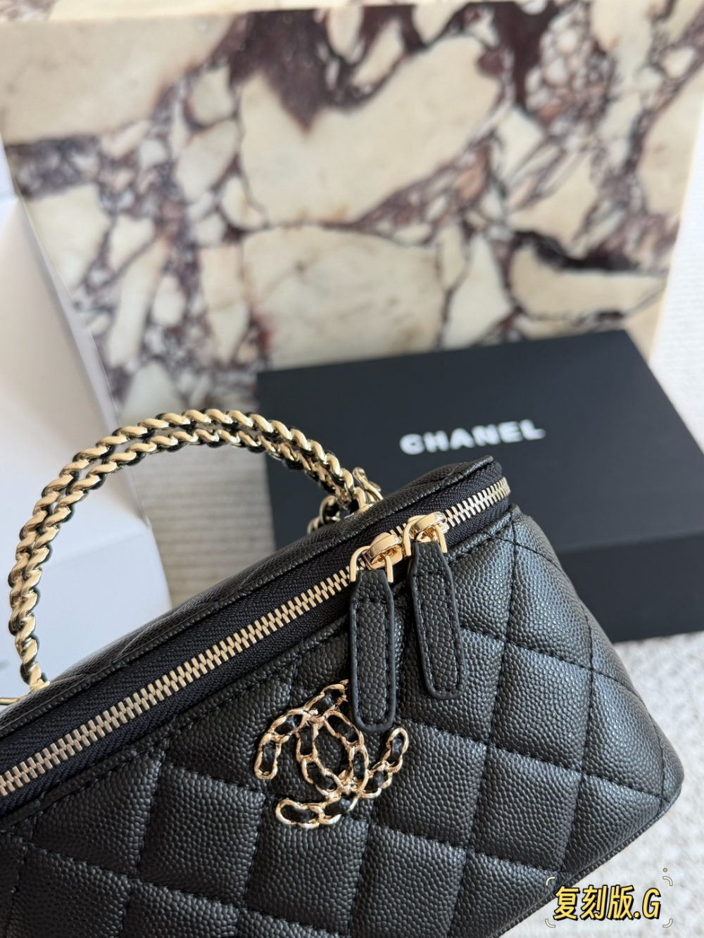 Black/White Handbag for Women 19cm CEM308