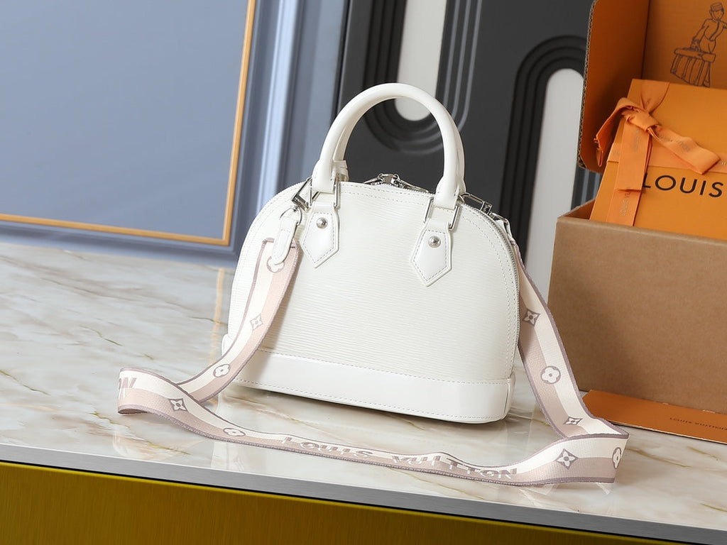 Designer Leather Shoulder Bag for Women 23.5x17.5x11.5cm LEM281Tote