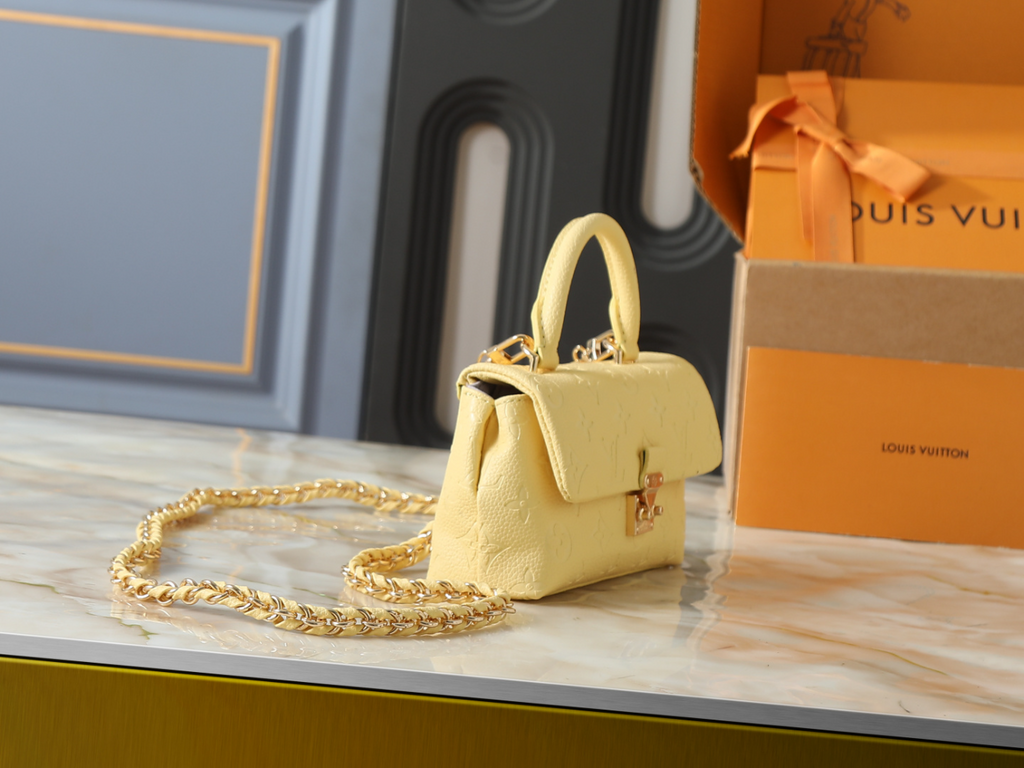 Yellow Bag for Women 21.0x12.5x6.0cm LEM509