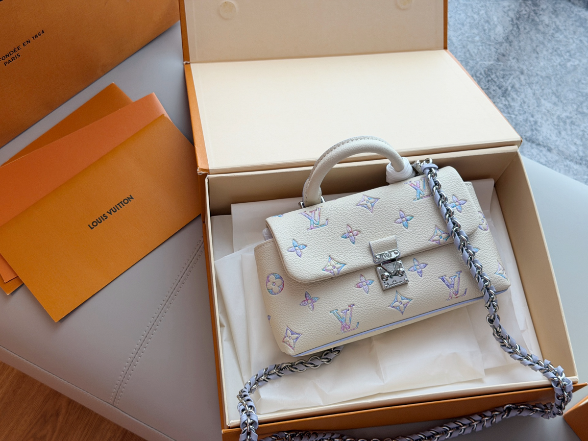 White Handbag for Women 21*11cm LEM515
